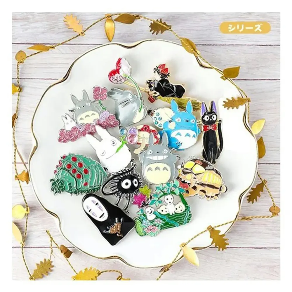Broche de metal Totoro grande y pequeño - Mi Vecino Tororo - Imagen 3