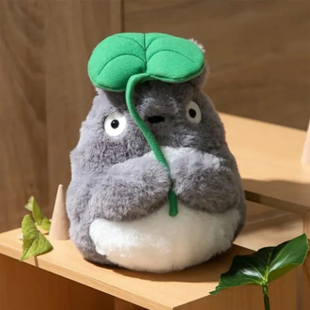 MI VECINO TOTORO - PELUCHE "TOTORO CON HOJA"